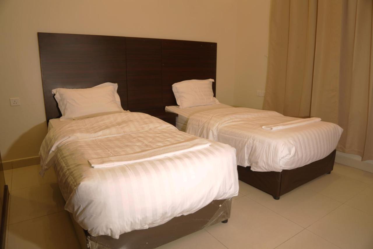 Spacious Apartments At Basla St 3 Mins From King Fahd Stadium Riyad Extérieur photo
